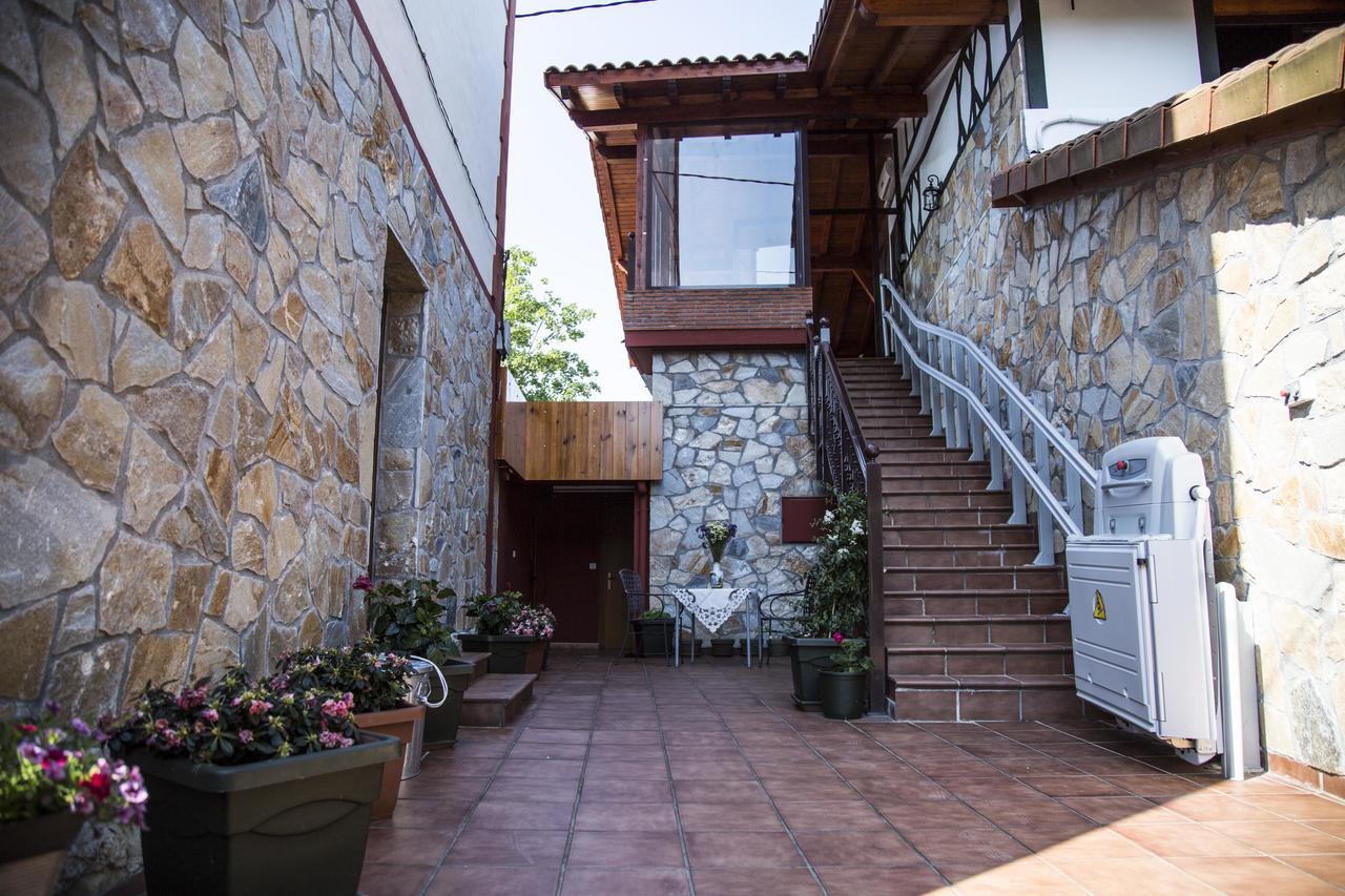 Hotel Marinerune موغاينا المظهر الخارجي الصورة